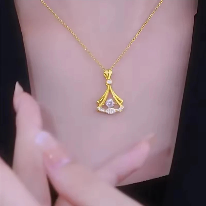 24K Gold Plated Fan Necklace – قلادة مروحة مطلية بالذهب عيار 24 قيراطًا - قلادة أنيقة للنساء